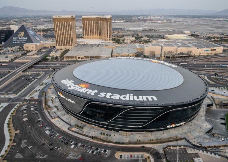 Allegiant Stadium - Las Vegas Raiders - Football Américain Homme (NFL) - Odyssée américaine