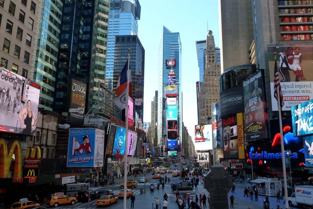 Vue de Broadway Timesquare- Broadway plongée cœur artistique - Odyssée Américaine