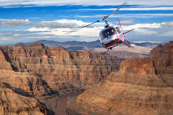 Hélicoptère - Test des vols au-dessus du Grand Canyon - Odyssée américaine