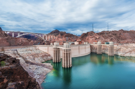 HOOVER DAM : un des plus grands barrages du monde