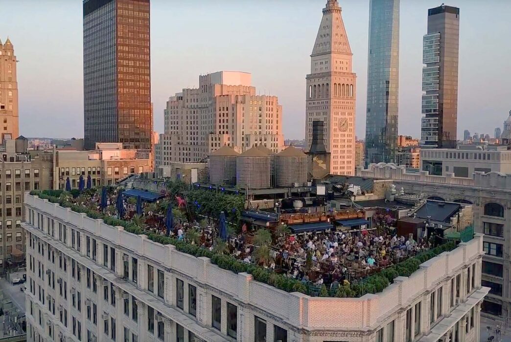 Vue du Rooftops au 230 fifth av. New York
