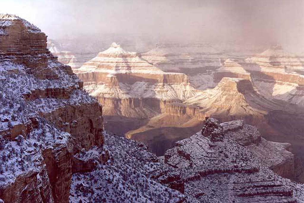 Le grand Canyon en hiver sous la neige - Grand Canyon Village Tusayan - Odyssée américaine