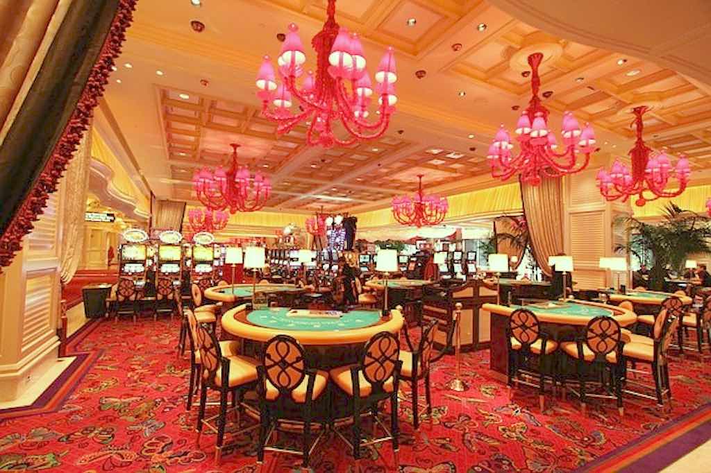 un des tres nombreux casinos photo d'interieur richement décoré - casino vegas règles visiter - Odyssée Américaine