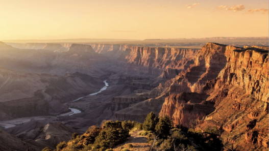 faille du grand canyon au coucher de soleil