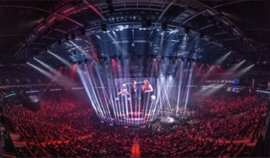 Mandalay bay event center Las Vegas Voir 12 000 fans vibrer ensemble, dans cette salle emblématique située au Mandalay Bay Beach Resort a été pour moi un moment inouï ! Et pas de stress pour les billets, tout se fait en ligne. Optez pour un billet électronique, et c’est parti pour un show sportif aussi intense que captivant. participez à une rencontre sportive a Las Vegas - Odyssée Américaine