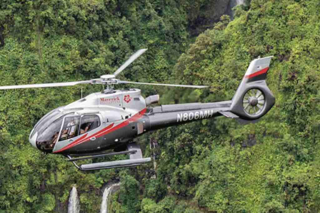 les hélicoptères Ecostar 130 de la compagnie maverick a Hawaii, ile de Maui - Odyssée Américaine