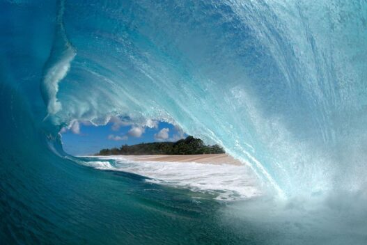 vague sur la côte Nord de Kauai, archipel d'Hawaii