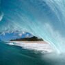 vague sur la côte Nord de Kauai, archipel d'Hawaii