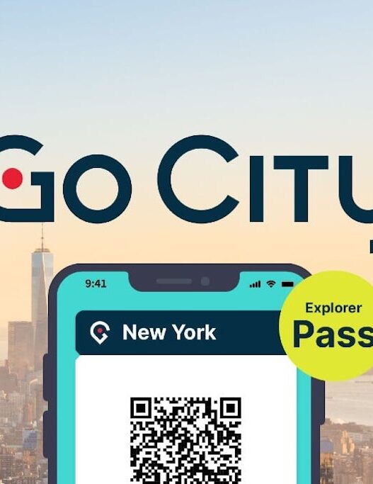 On peut trouver ce pass sous plusieurs appellations : Go city NY Explorer Pass, Go NY Explorer Pass ou simplement Go Explorer Pass. Retenez New York explorer pass. Les Avantages du New York Explorer pass Le Go City Explorer Pass est disponible pour un nombre d’attractions allant de 2 à 10. Vous pouvez donc l’adapter en fonction de votre séjour et de vos centres d’intérêt. Choix d’attractions : Accédez à plus de 110 attractions emblématiques de la ville. Économie garantie : Économisez jusqu’à 30 % comparé aux billets individuels. Flexibilité : Idéal pour des visites à votre rythme, sans contrainte de durée. Le New York Explorer Pass est disponible pour un nombre d’attractions allant de 2 à 10. Vous pouvez donc l’adapter en fonction de votre séjour et de vos centres d’intérêt. Odyssée Américaine