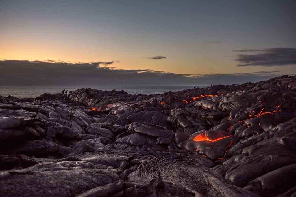 lave en fusion dans le parc national, île de Maui, hawaii