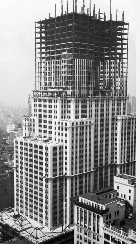 1930 - construction empire state building